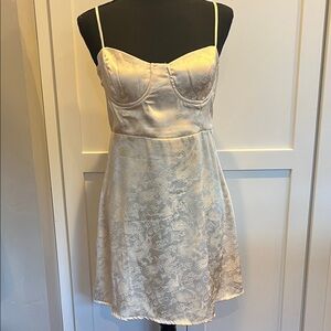 Princess Polly Princess Polly Gold Asian Cream Mini Size 8